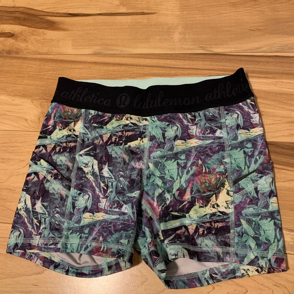 Lululemon short